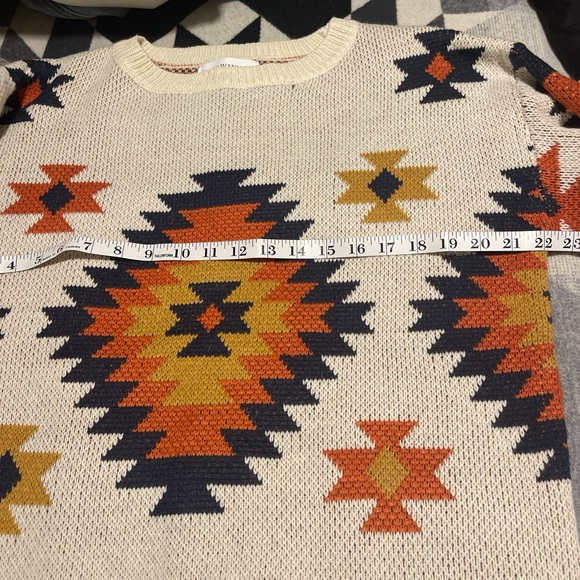 Geometric Patterned Cream Sweater Western Southwestern Aztec - Picture 3 of 4